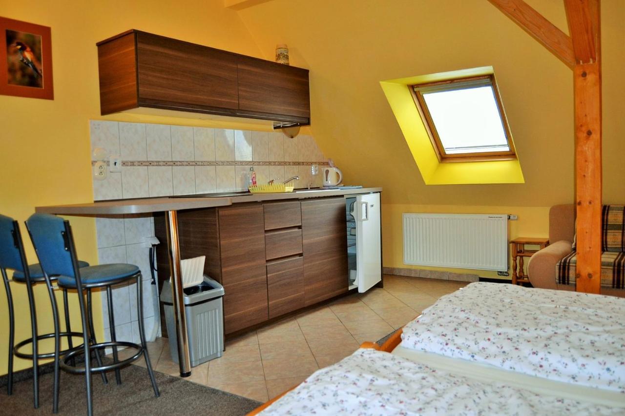 Apartments Nicol Карлові Вари Екстер'єр фото