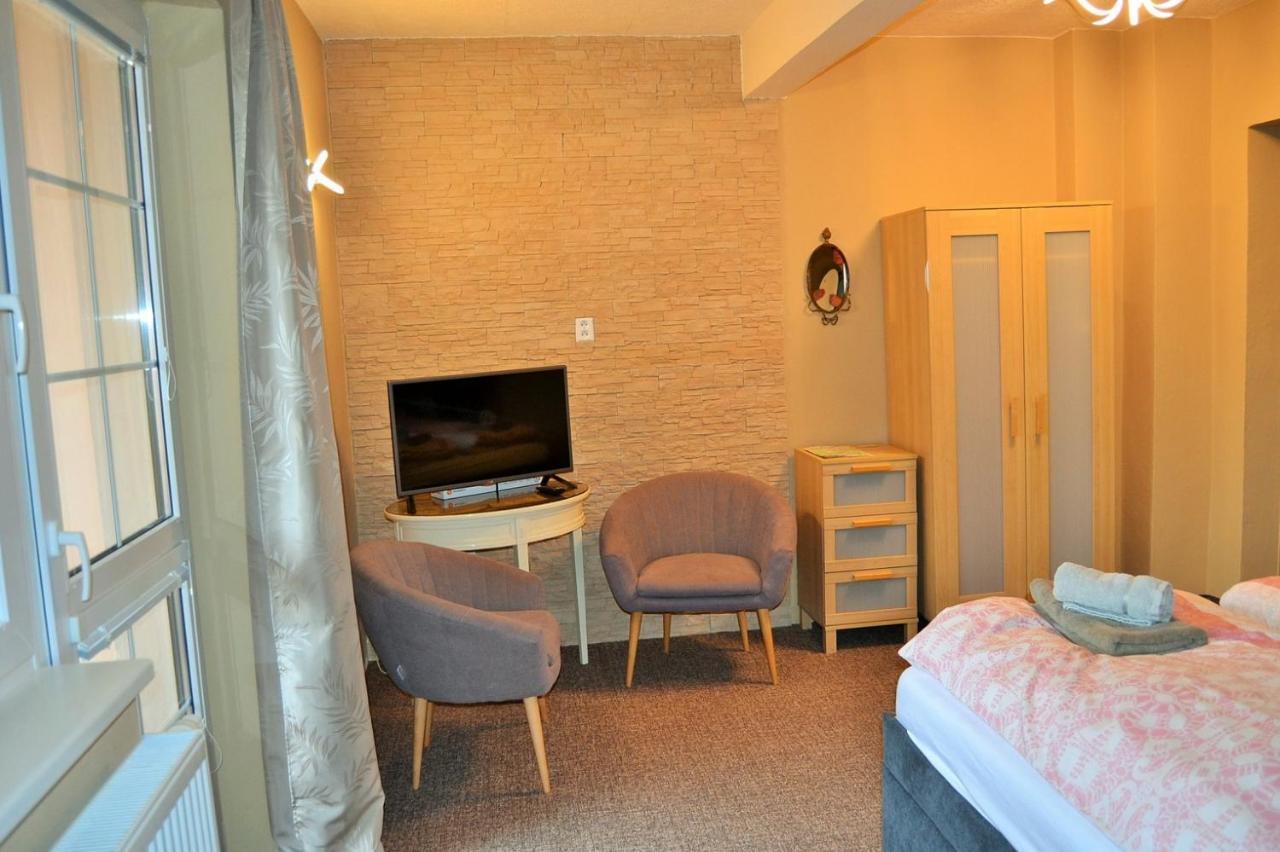 Apartments Nicol Карлові Вари Екстер'єр фото